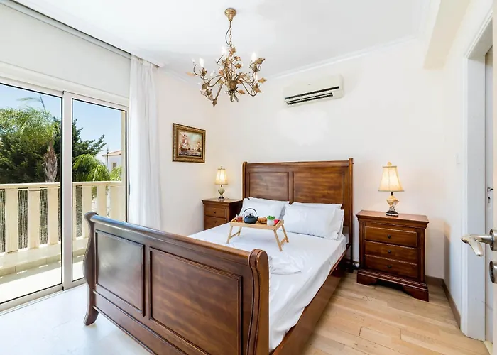 Jacqueline 빌라 프로타라스